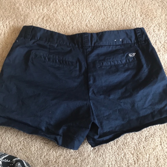Worn once vineyard vines shorts - Picture 3 of 3